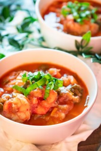 Two beautiful bowls of this easy instant pot tomato soup